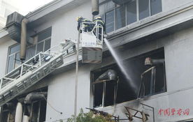 工藝品廠發(fā)生火災 圖片中心 中國警察網(wǎng)