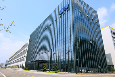 新日鋰電嘉年華燃動(dòng)溫州 臺(tái)州廠長(zhǎng)直播帶貨引爆消費(fèi)熱潮